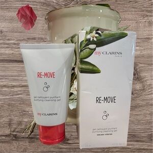 Clarins White Cleanser & Exfoliant Brand new sealed In box NIB